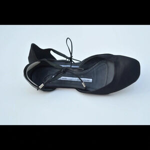 Dusica sacks tie up flats